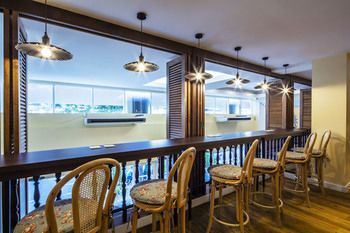 Executive Lounge