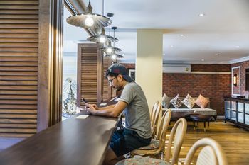 Executive Lounge