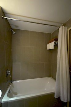 Deep Soaking Bathtub