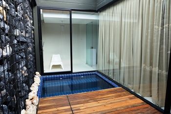 Jetted Tub