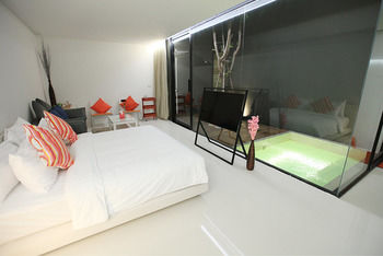 Jetted Tub