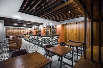 Hotel Bar