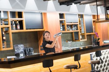 Hotel Bar