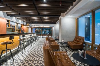 Hotel Bar