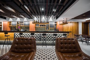 Hotel Bar