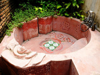 Deep Soaking Bathtub