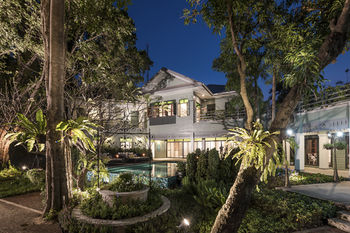 Courtyard View