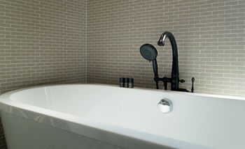 Deep Soaking Bathtub