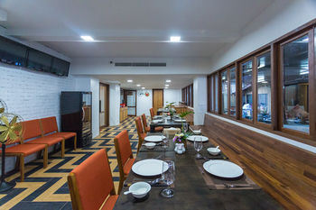 Food Court