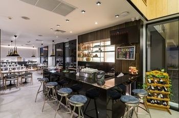 Hotel Bar