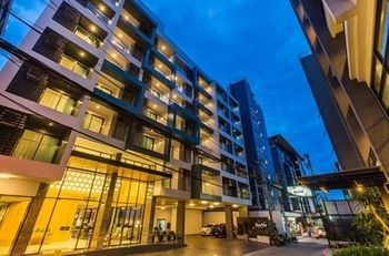 Hotel Front - Evening/Night