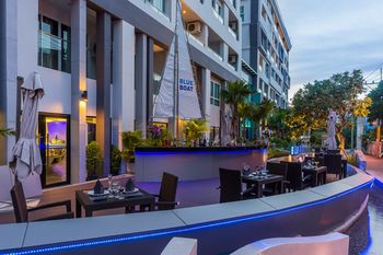 Hotel Bar