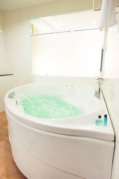 Jetted Tub