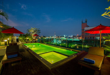 Rooftop Pool