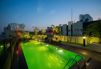 Rooftop Pool
