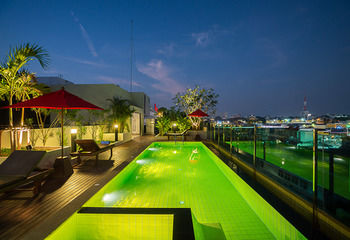 Rooftop Pool
