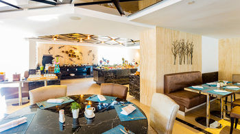 Food Court