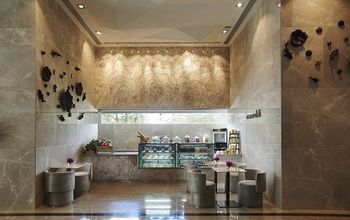 Hotel Lounge