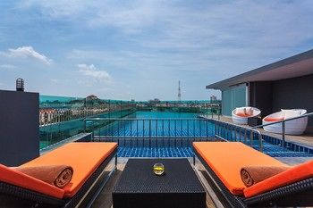 Rooftop Pool
