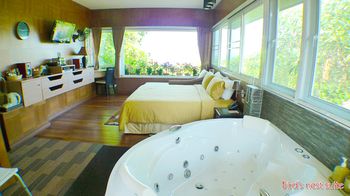 Jetted Tub