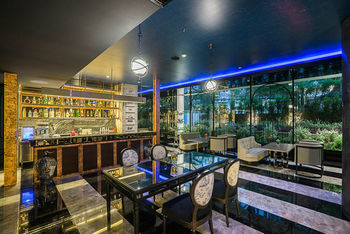 Hotel Lounge