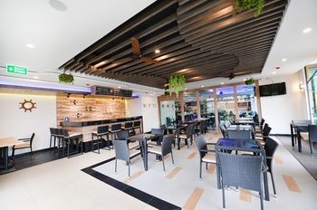 Hotel Lounge