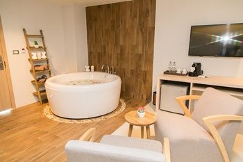 Jetted Tub