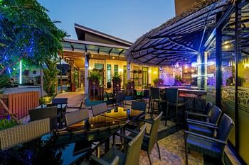 Hotel Bar