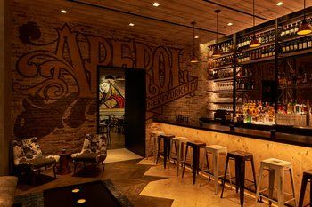 Hotel Bar