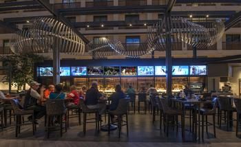 Hotel Bar