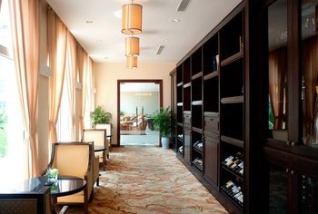Hotel Lounge