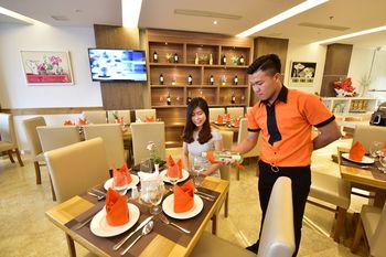 Couples Dining