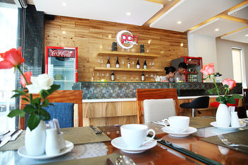 Hotel Bar