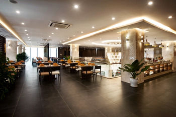 Food Court