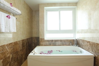 Jetted Tub