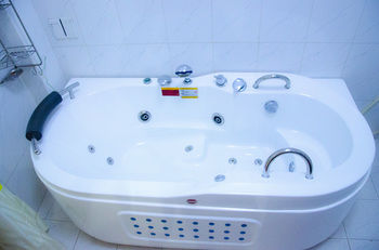 Jetted Tub
