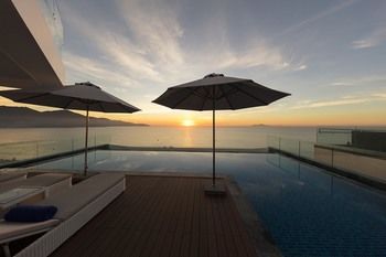 Infinity Pool