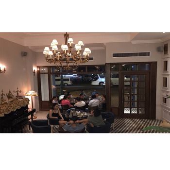 Hotel Lounge
