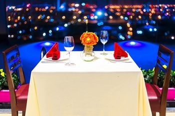 Couples Dining