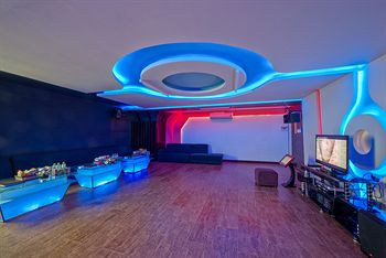 Karaoke Room