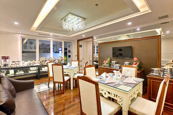 Hotel Lounge
