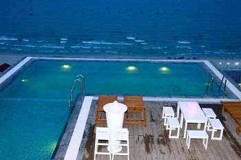Poolside Bar
