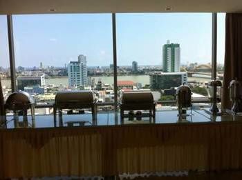 Hotel Lounge