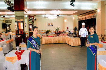 Food Court