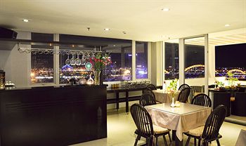 Hotel Lounge