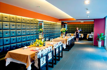 Hotel Lounge