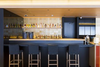 Hotel Bar