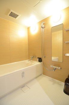Deep Soaking Bathtub
