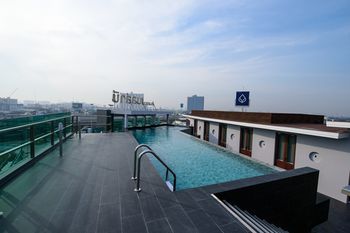 Rooftop Pool