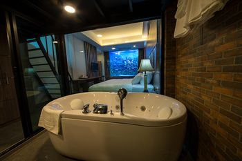 Jetted Tub